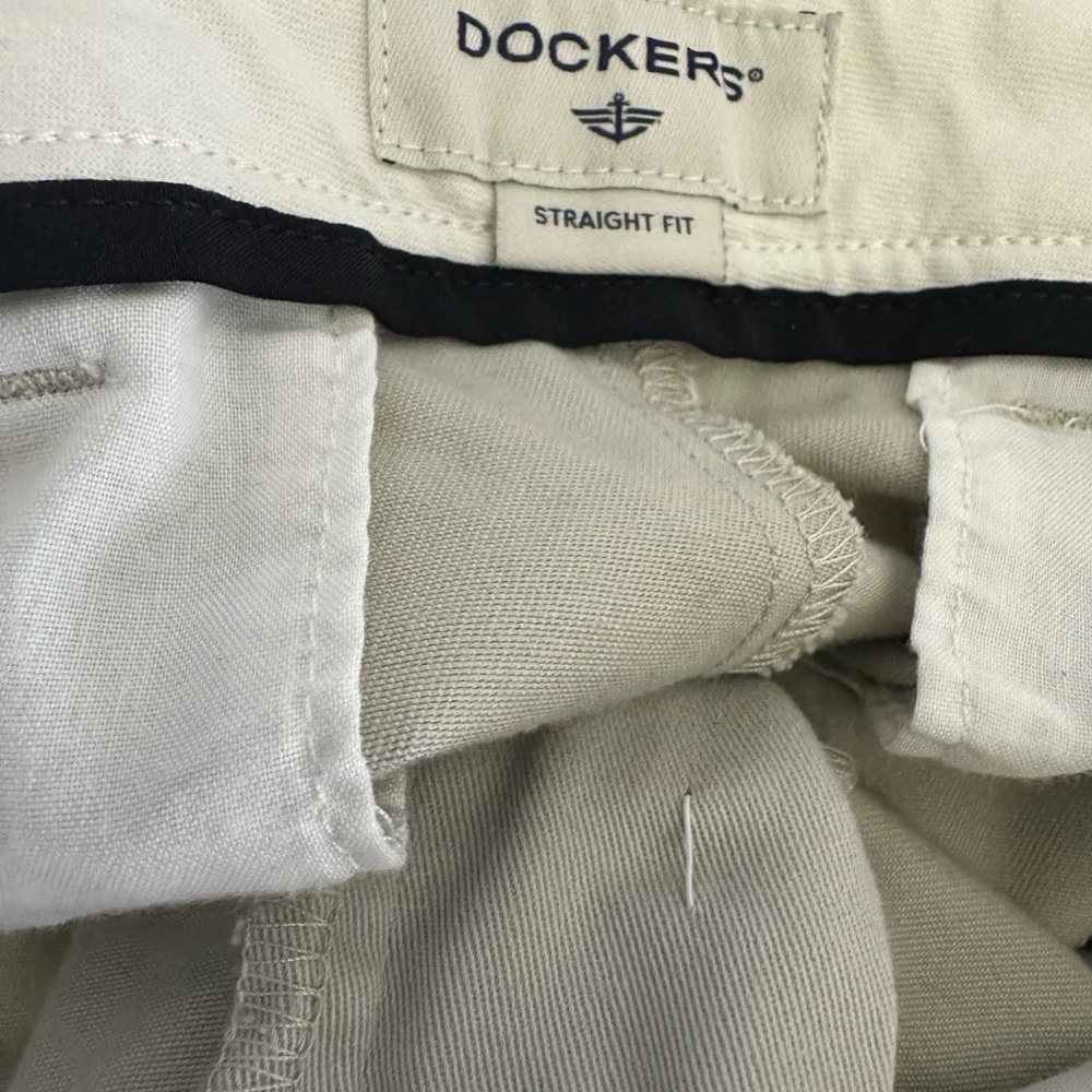 Dockers Light Beige Straight Fit Chinos – 34x30 - Picture 3 of 4